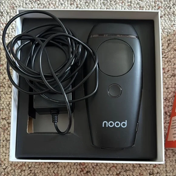 Nood The Flasher 2.0 IPL Hair Removal Device - Picture 2 of 4